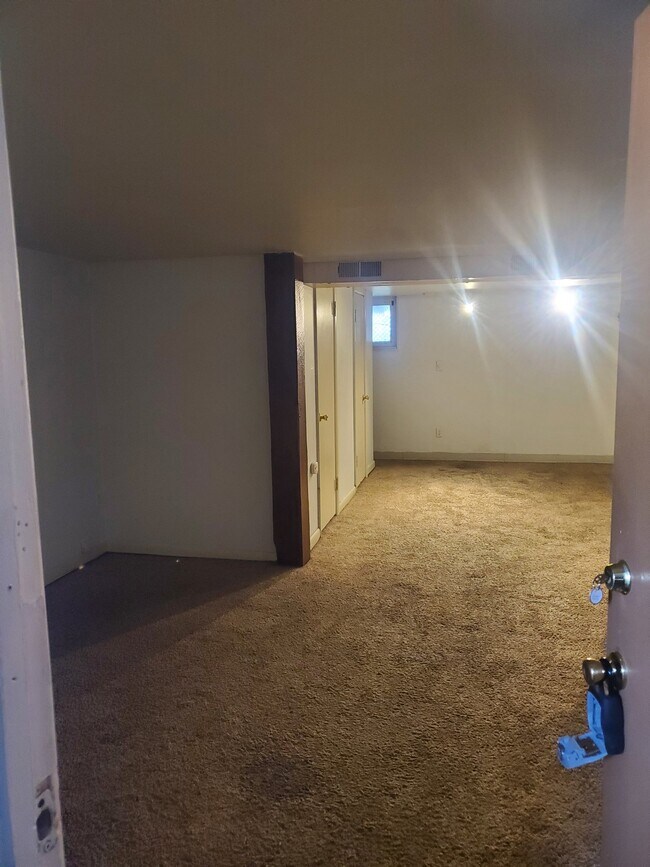 Foto del edificio - 1229 E Elm St