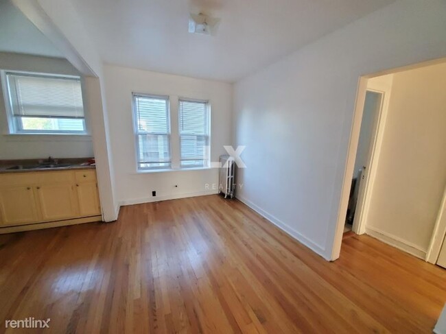 Foto del edificio - 2 br, 1 bath Apartment - 2048 N Kostner Ave