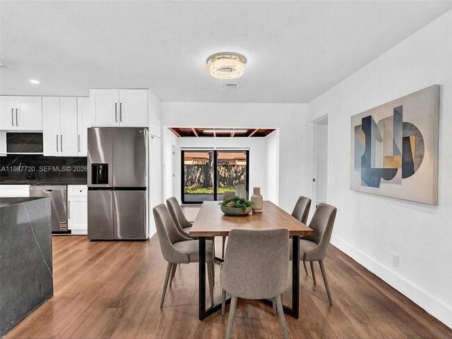 Foto del edificio - 3193 Taft St