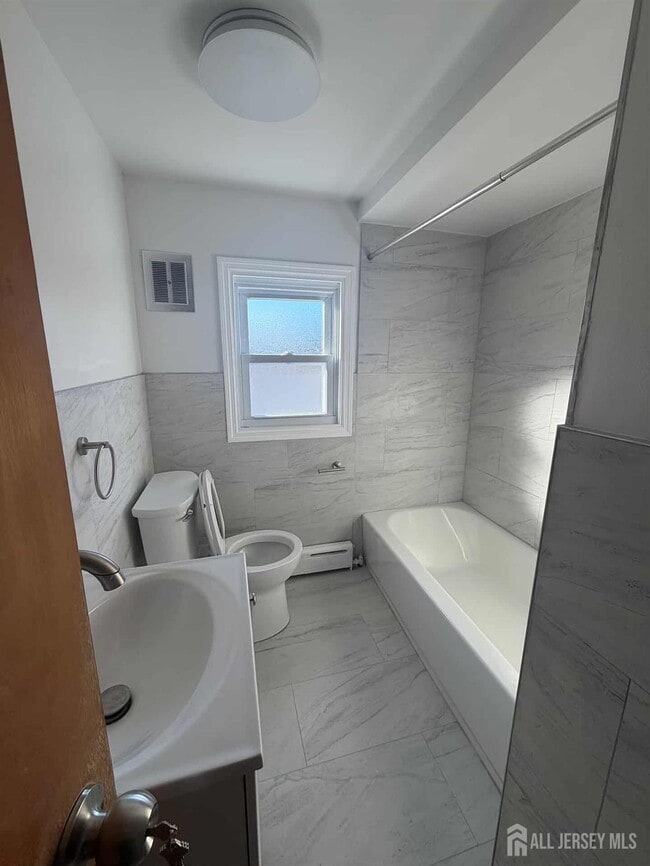 Foto del edificio - 6 Oakwood Pl