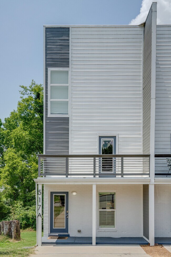 Photo - 517 Weakley Ave House