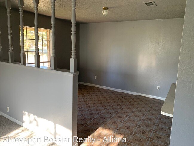 Foto del edificio - 3 br, 1.5 bath House - 3905 Chateau