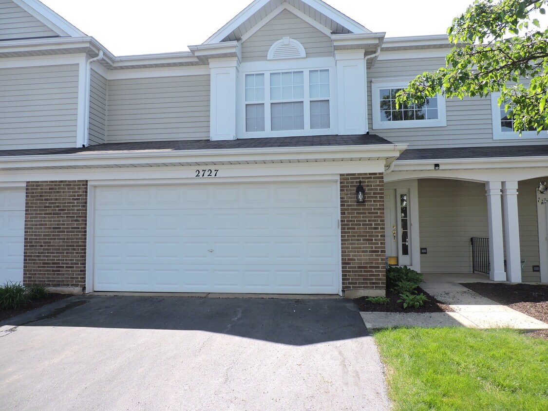 Primary Photo - 2727 Borkshire Ln