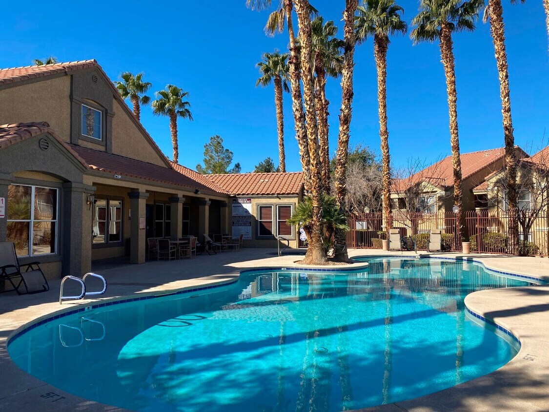 Foto principal - Downstairs 2 bedroom/2 bath condo unit.