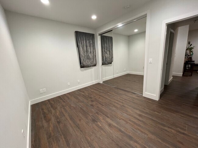 Building Photo - 555 Maine Ave