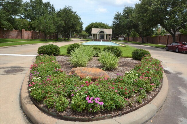 Foto del edificio - 12110 Laurel Ct