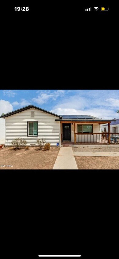 Foto principal - Charming 3BR House in Coolidge