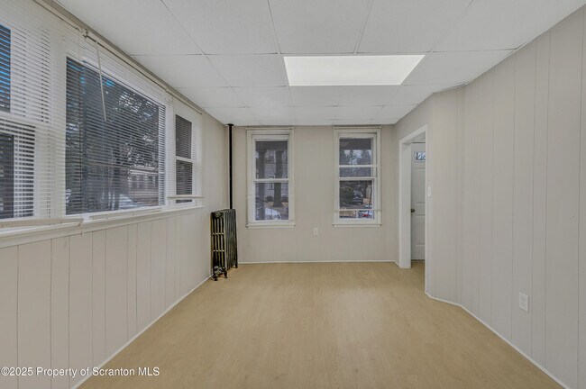 Foto del edificio - 821 Delaware St