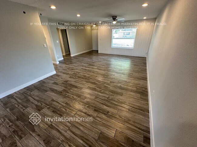 Foto del edificio - 2136 E Broadmor Dr