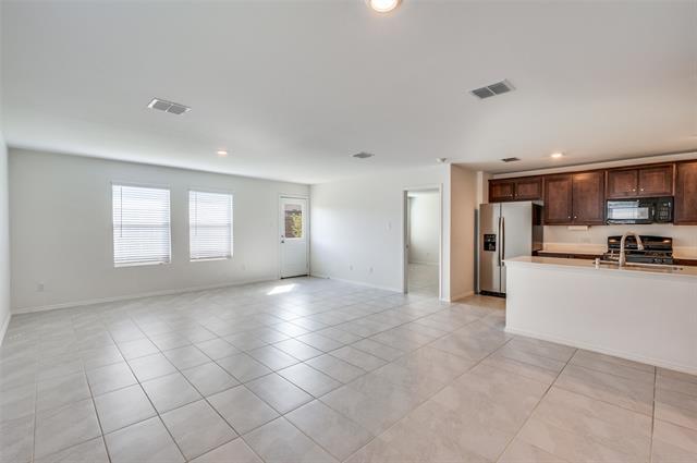Foto del edificio - 14142 Birch Farm Dr