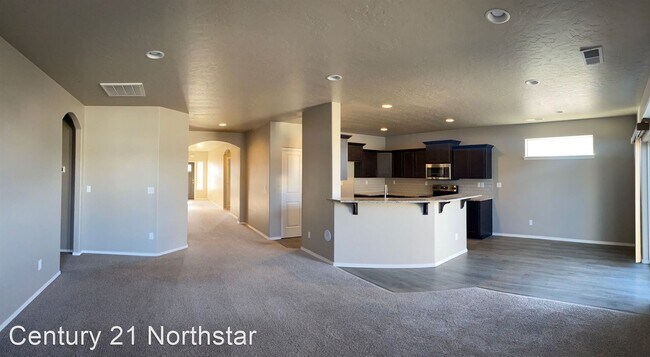 Building Photo - 3 br, 2 bath House - 671 S Lancaster Dr