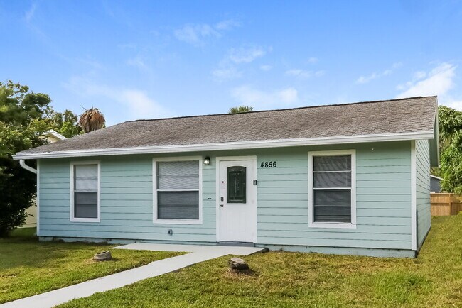 Foto del edificio - 4856 Orlando Ave