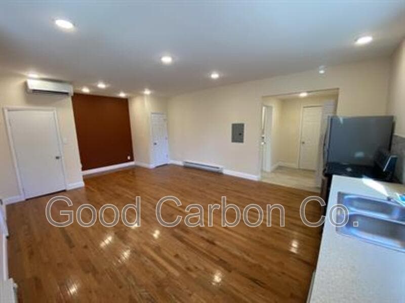 Building Photo - 84 Crane