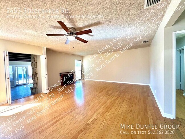 Foto del edificio - 2453 N Studebaker Rd