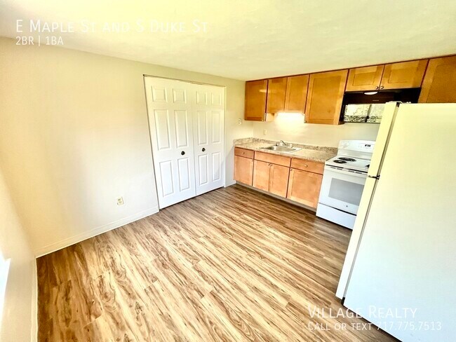 Building Photo - NO steps! Huge 2-Bed apartment with new ca...