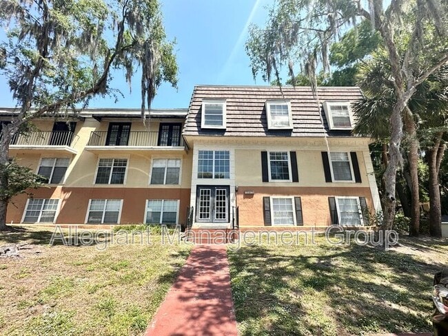 Building Photo - 3983 Versailles Dr