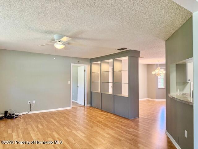 Foto del edificio - 3660 N Laurelwood Loop