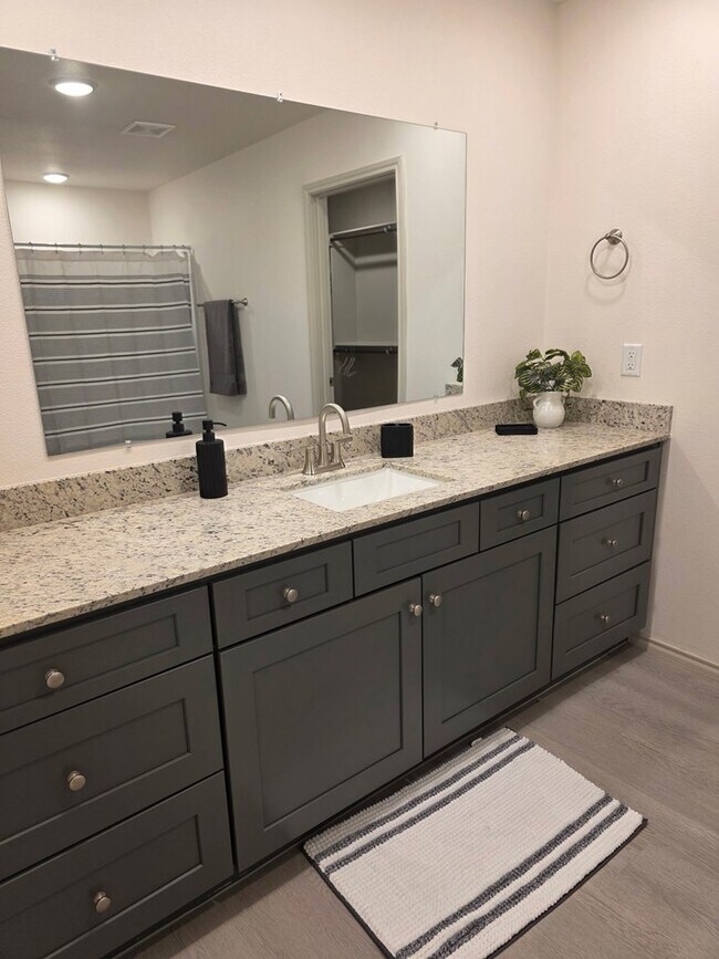 Foto del edificio - 2516 S County Rd 1103