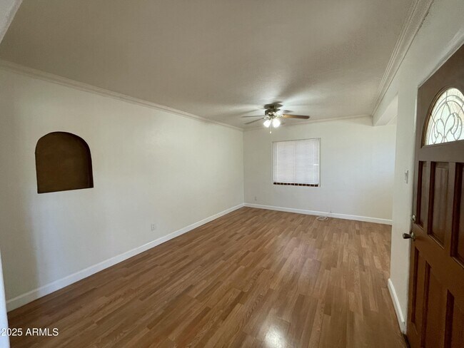 Building Photo - 602 E San Juan Ave