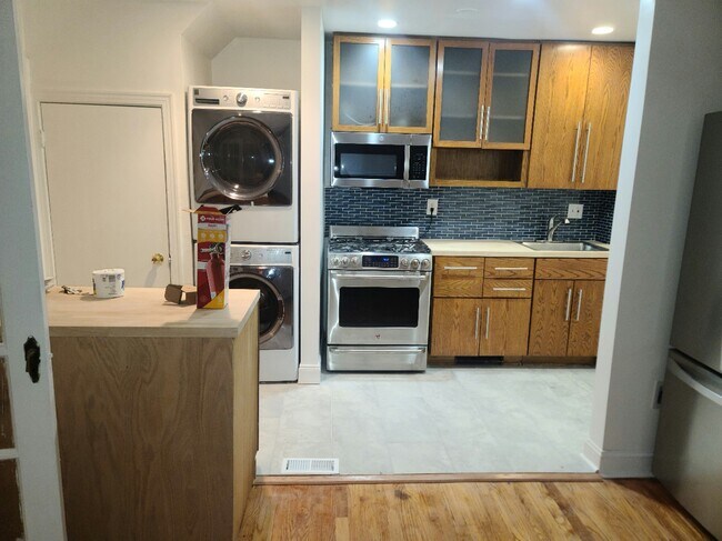 Building Photo - 4715 Brooks St NE