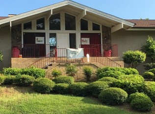 Building Photo - 3575 Oakvale Rd