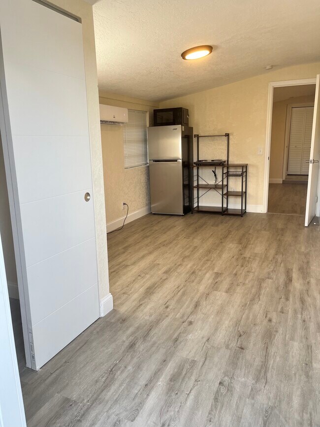 Entranceway - 730 NE 58th St