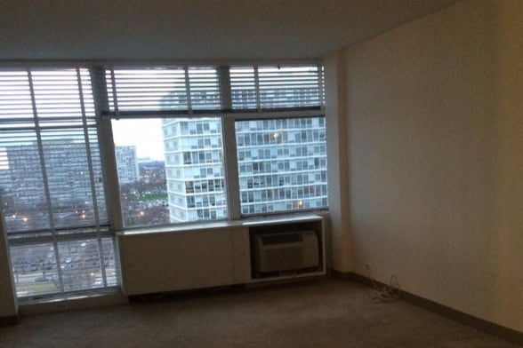 cityscape and waterfront views - 2901 S King Dr
