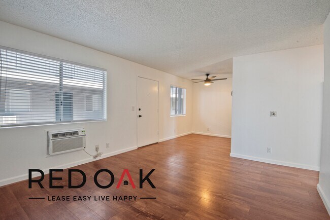 Foto del edificio - ~1 Month FREE~ Incredible One Bedroom with...