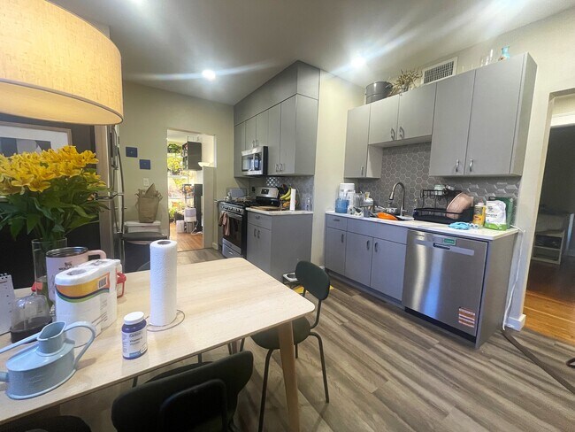 Foto del edificio - 1914 Beacon St