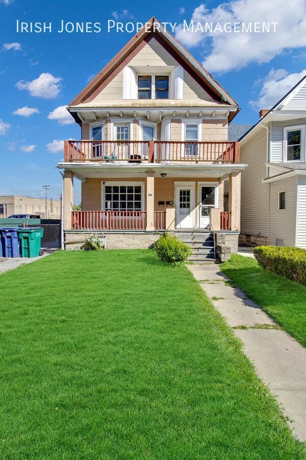 Building Photo - 189 Cazenovia St