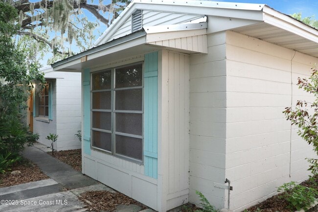 Building Photo - 21 N Fernwood Dr
