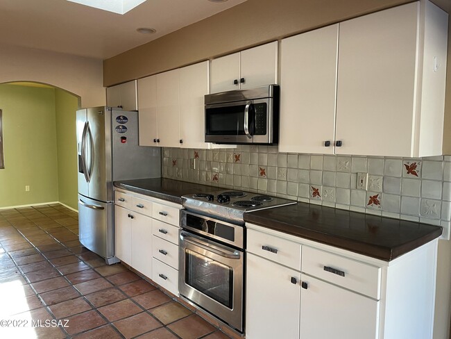 Building Photo - 6038 N Camino Miraval