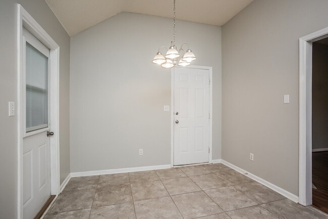 Building Photo - 1329 Annesdale Dr