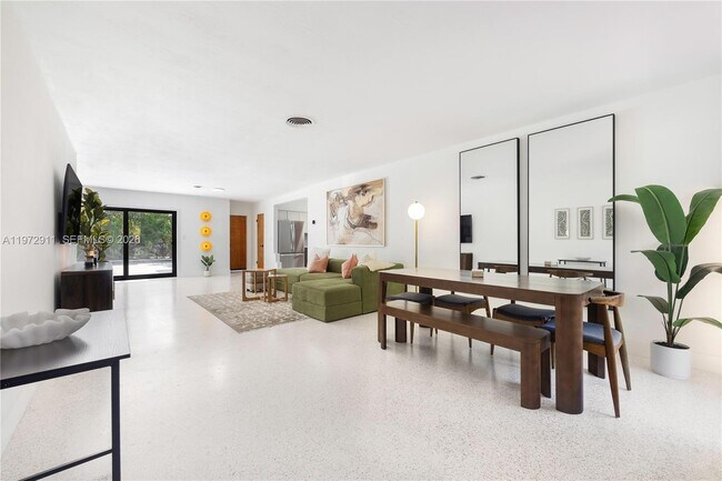 Foto del edificio - 1860 SW 13th St