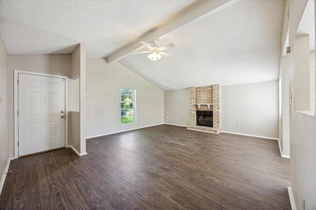 Foto del edificio - 11104 Applewood Dr