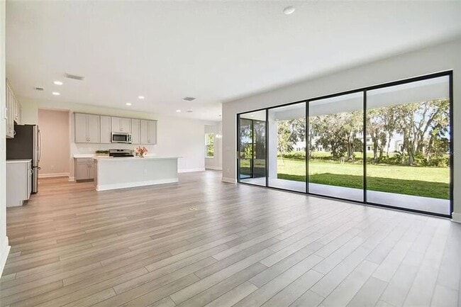 Building Photo - 14671 Horse Trot Rd