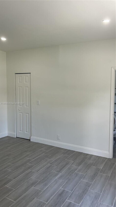 Foto del edificio - 9301 NW 4th Ave