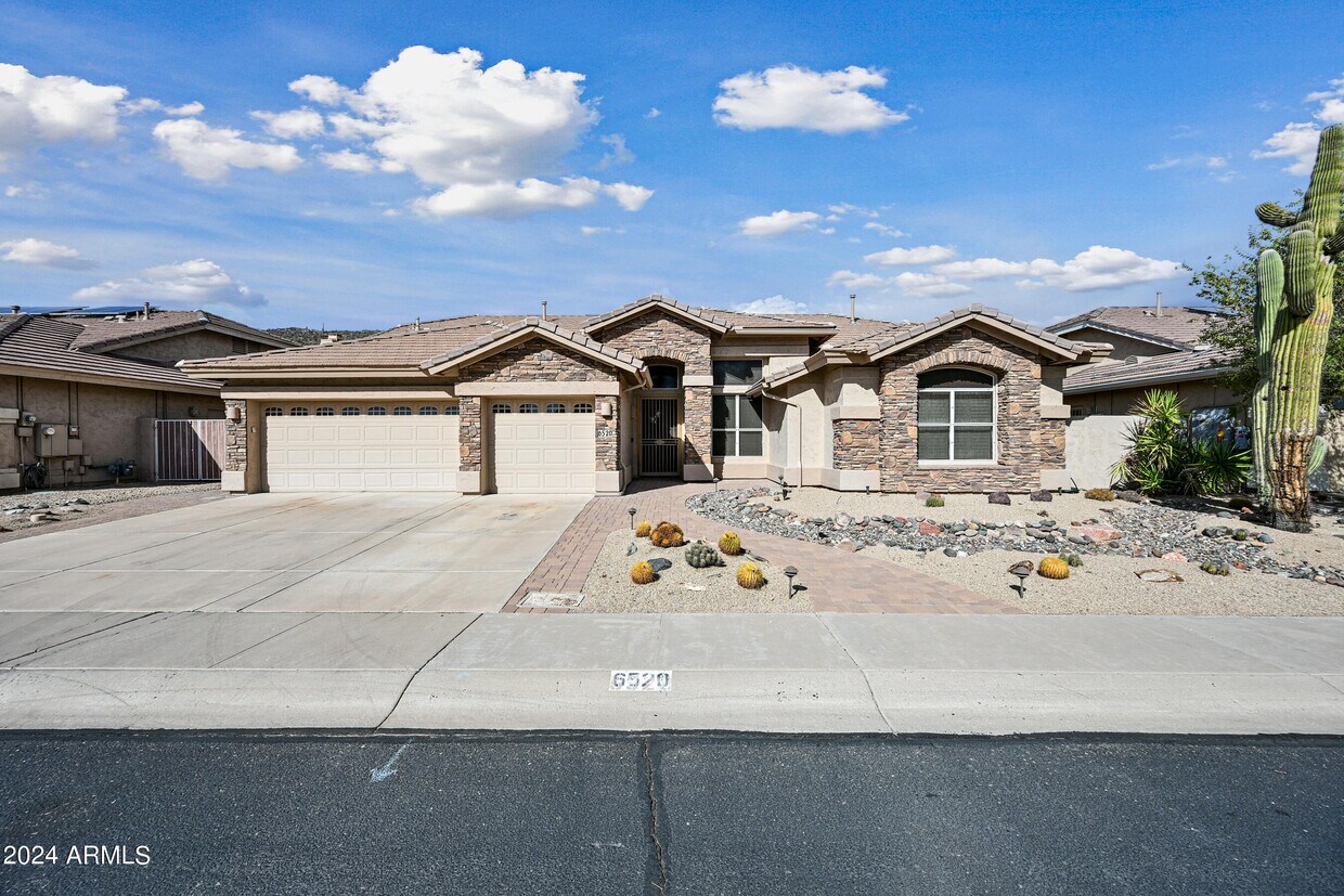 Foto principal - 6520 W Robin Ln