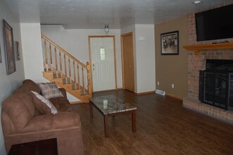 Building Photo - 3830 E River Dr