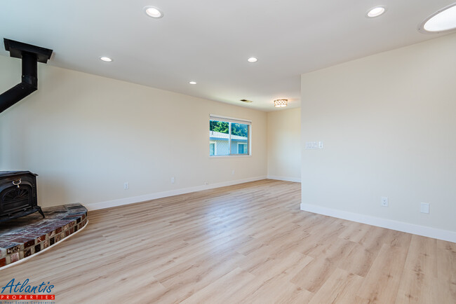 Building Photo - 4215 Starboard Ct