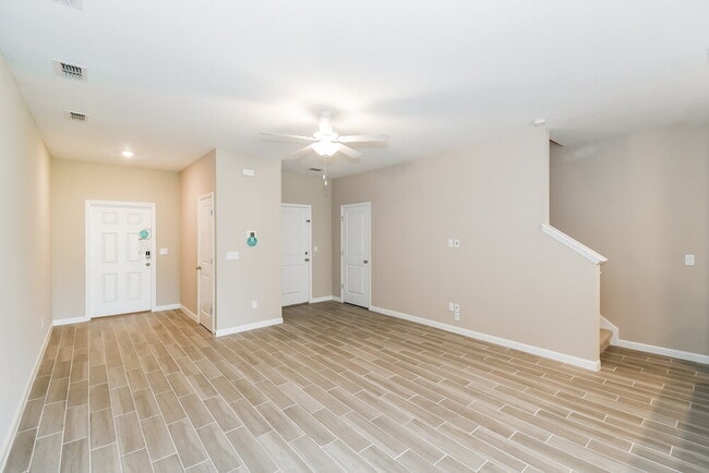 Building Photo - 620 Cherry Ridge Dr