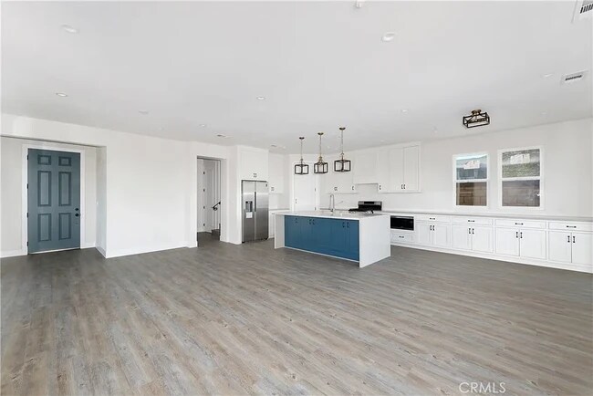 Sala de estar - 2020 Brentwood Pl