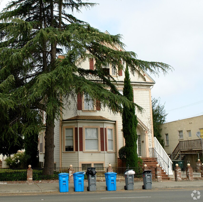 Foto del edificio - 1303 Sacramento St