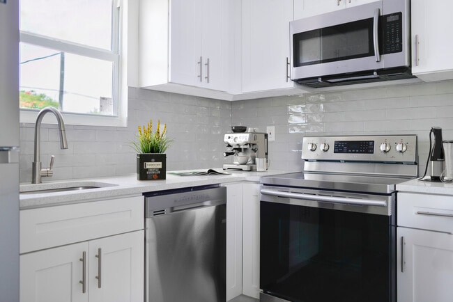 Kitchen - 1950 NW 2nd Ct
