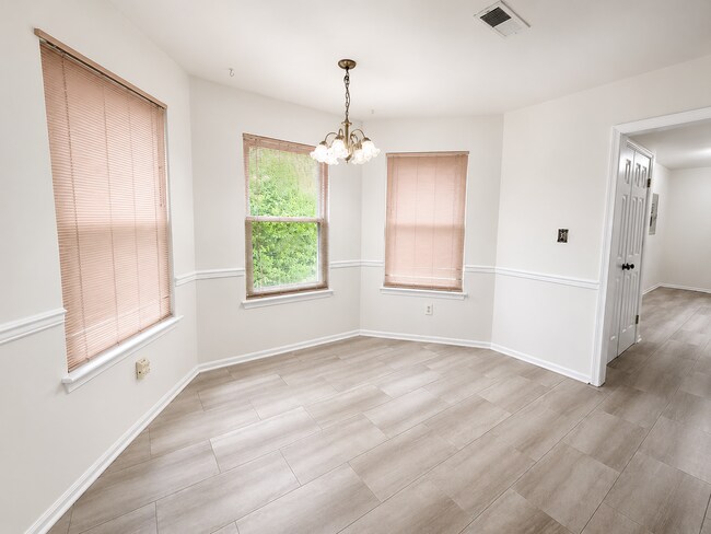 Foto del edificio - 5125 Middlebrook Ct