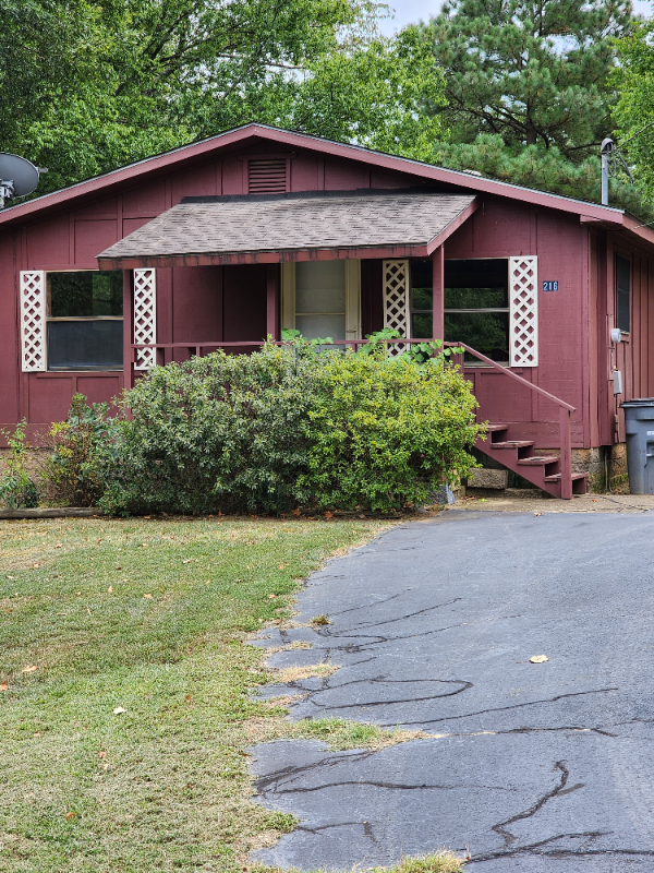Foto principal - 216 Columbia Hills St