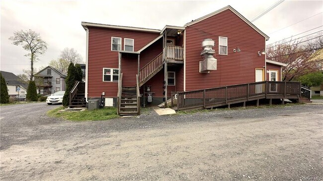 Building Photo - 140 South Ave
