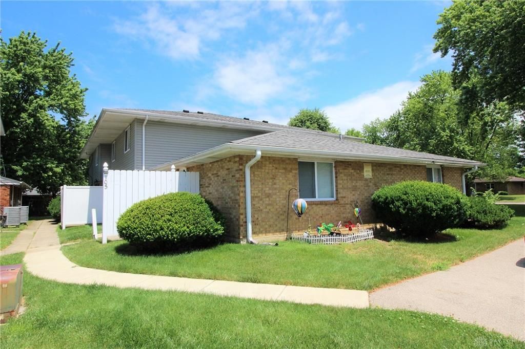 Walkway - 1299 Hilltop Cir