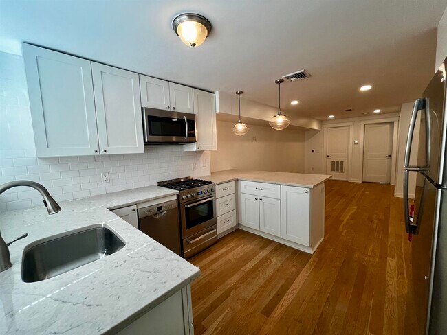 Building Photo - 333 Webster Ave
