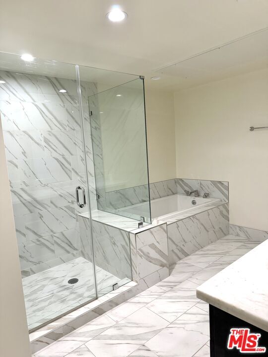 Foto del edificio - 10647 Ashton Ave